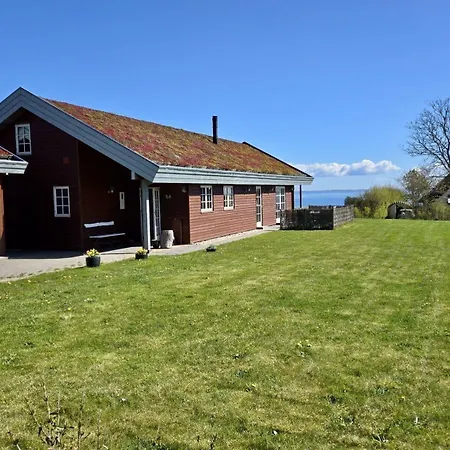 Modernes-ferienhaus-mit-meerblick-in-strandnaehe Mommark