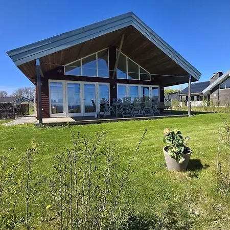 Modernes-ferienhaus-mit-meerblick-in-strandnaehe Tatil Evi *