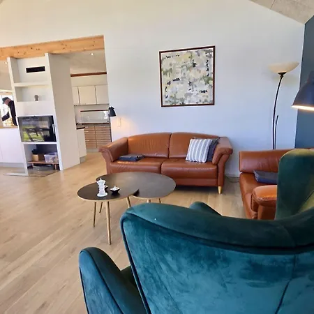 Tatil Evi Modernes-ferienhaus-mit-meerblick-in-strandnaehe