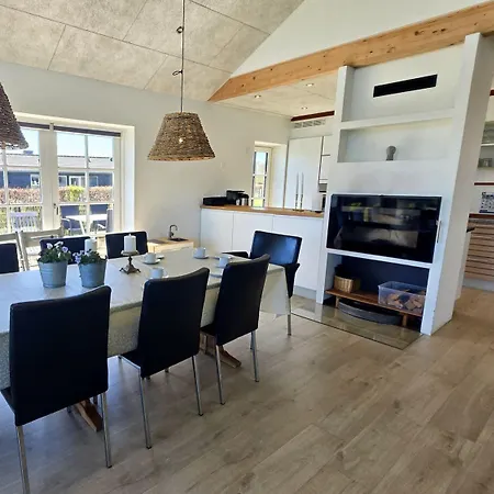 Tatil Evi Modernes-ferienhaus-mit-meerblick-in-strandnaehe Mommark
