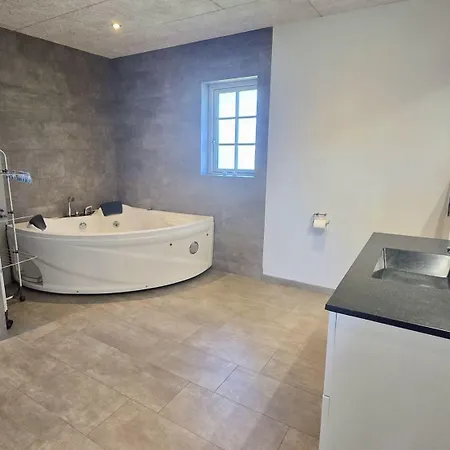 Tatil Evi Modernes-ferienhaus-mit-meerblick-in-strandnaehe *