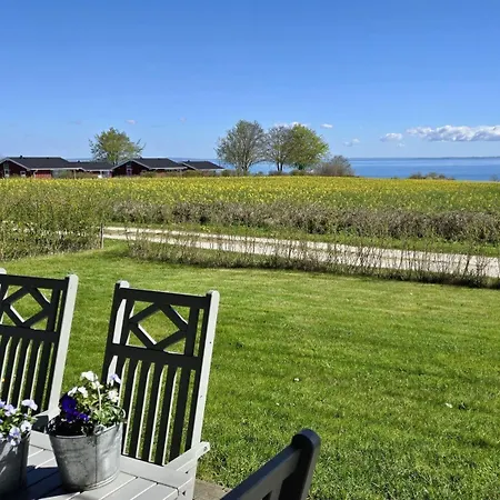 Tatil Evi Modernes-ferienhaus-mit-meerblick-in-strandnaehe Mommark